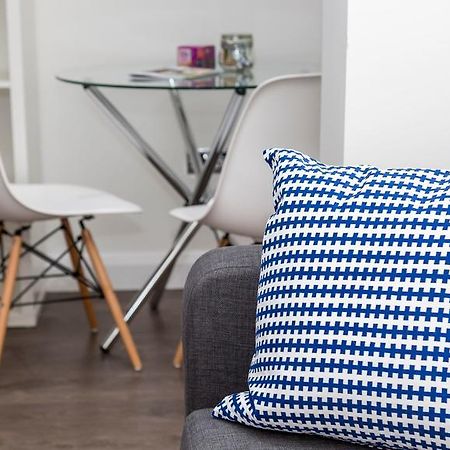 Superb Studio In The Middle Of Манчестър Екстериор снимка