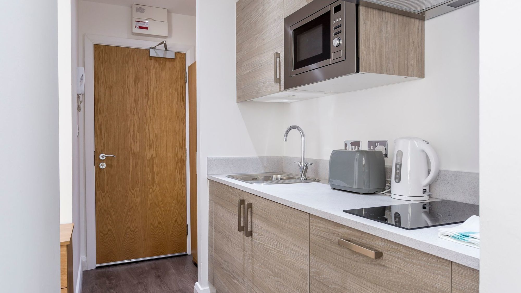 Superb Studio In The Middle Of Манчестър Екстериор снимка